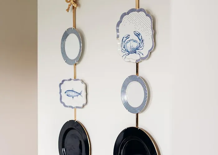 W Seaside Promenade, Free Parking